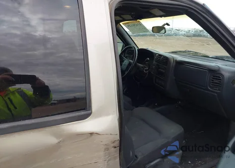 2003 Chevrolet Blazer Ls from USA, damaged, VIN 1GNDT13X03K120839